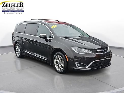 Used 2018 Chrysler Pacifica Limited w/ Advanced Safetytec Group image 3