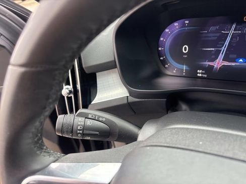 Used 2024 Volvo XC40 B5 Core AWD/4WD image 17