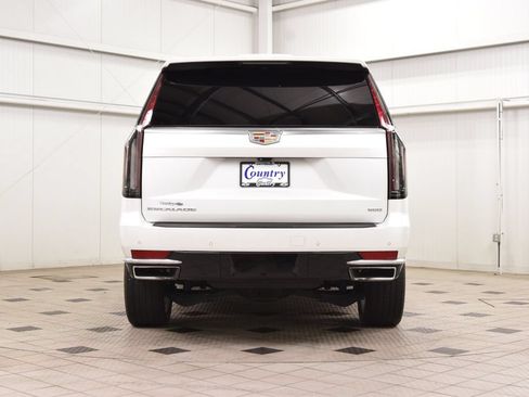 Used 2023 Cadillac Escalade Premium Luxury AWD/4WD image 7