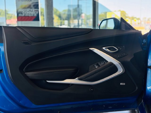 Used 2017 Chevrolet Camaro SS RWD image 34