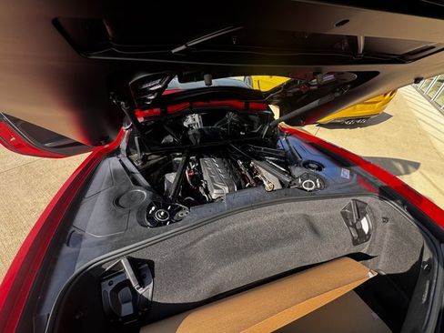 Used 2024 Chevrolet Corvette Stingray Preferred Cpe image 8