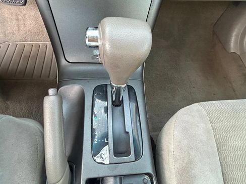 Used 2005 Toyota Camry LE FWD image 21