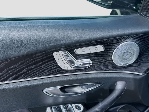 Used 2019 Mercedes-Benz E 300 4MATIC image 15