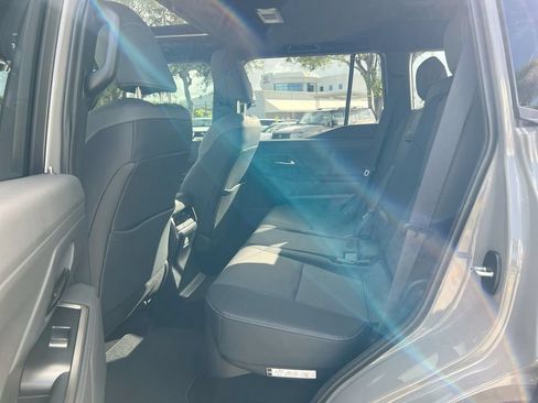 Used 2025 Lexus GX 550 w/ Cold Area Package AWD/4WD image 19