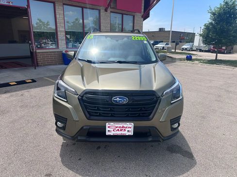 Used 2023 Subaru Forester Premium AWD/4WD image 2