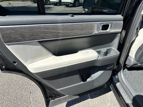 Used 2025 Hyundai Santa Fe Calligraphy FWD image 10