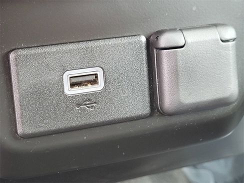 Used 2020 Chevrolet Silverado 1500 Custom w/ Custom Value Package image 21