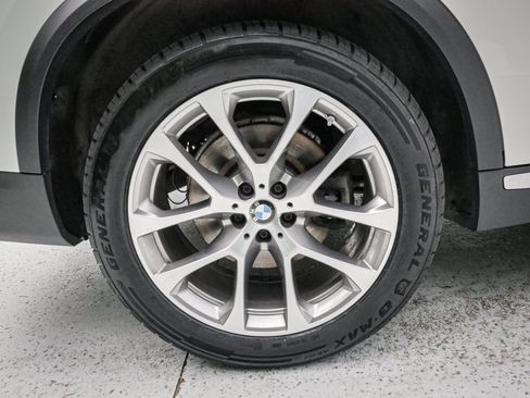 Used 2022 BMW X5 xDrive40i AWD/4WD image 13
