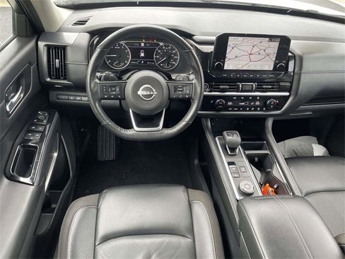 Used 2022 Nissan Pathfinder SL image 11