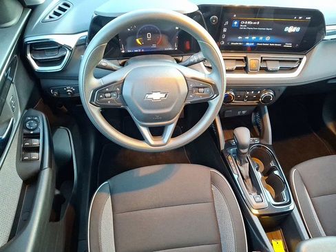 Used 2024 Chevrolet TrailBlazer LS w/ LS Convenience Package image 11