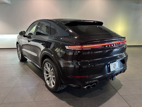 Certified 2026 Porsche Cayenne Coupe image 3
