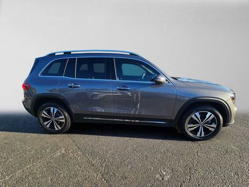Used 2026 Mercedes-Benz GLB 250 image 2