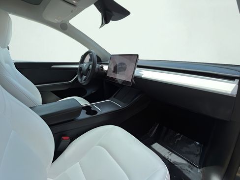 Used 2023 Tesla Model Y Performance AWD/4WD image 30