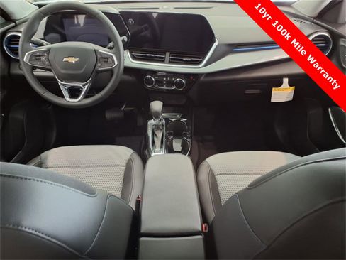 New 2025 Chevrolet Trax LT w/ Driver Confidence Package image 13