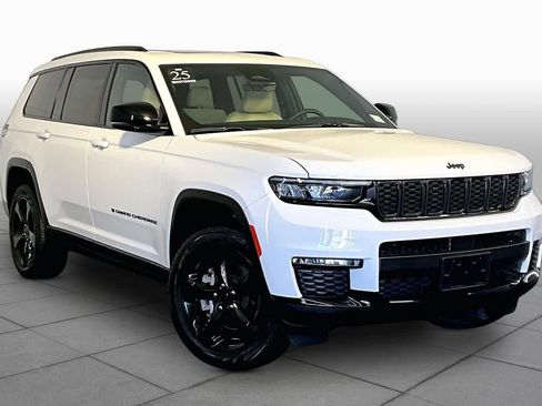 Used 2025 Jeep Grand Cherokee L Limited w/ Black Appearance Package AWD/4WD image 3