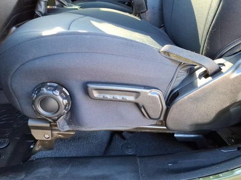 Used 2021 Jeep Wrangler Sport AWD/4WD image 15