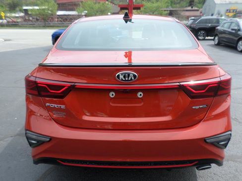 Used 2020 Kia Forte GT-Line w/ GT-Line Premium Package FWD image 5