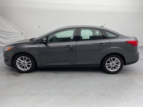 Used 2017 Ford Focus SE image 7