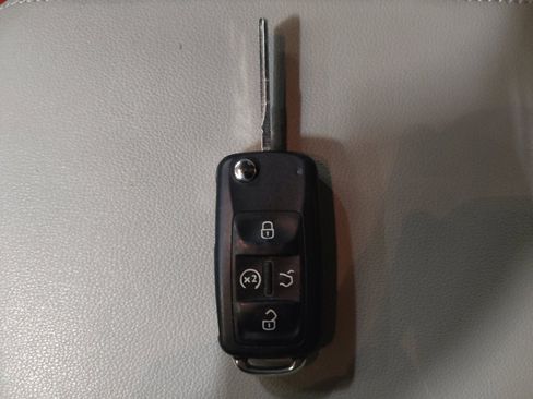 Used 2020 Volkswagen Passat 2.0T SEL image 32