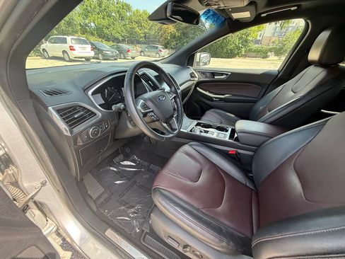 Used 2020 Ford Edge Titanium w/ Equipment Group 301A FWD image 9