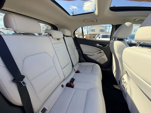 Used 2019 Mercedes-Benz GLA 250 4MATIC image 29