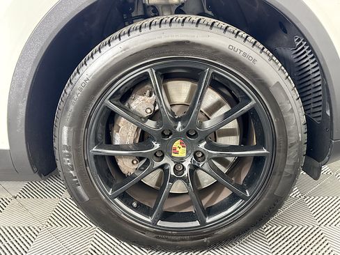 Used 2023 Porsche Cayenne AWD/4WD image 29