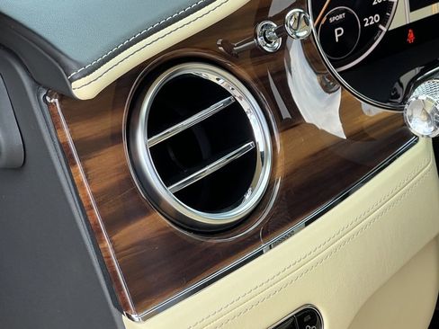Used 2022 Bentley Continental GT image 37