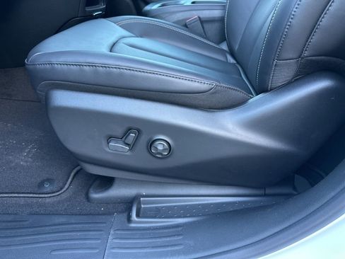 New 2026 Chrysler Pacifica Select image 65