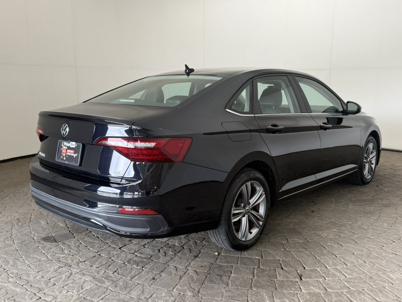Used 2024 Volkswagen Jetta SE FWD image 9