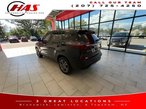 Used 2023 Kia Seltos LX AWD/4WD image 5