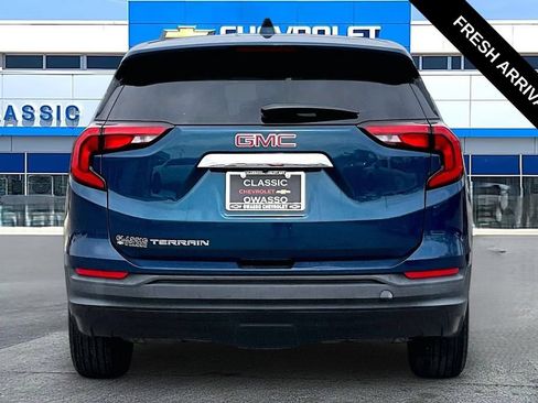 Used 2021 GMC Terrain SLE FWD image 4