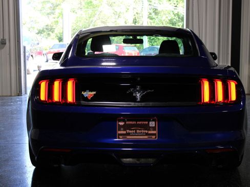 Used 2016 Ford Mustang Coupe image 4