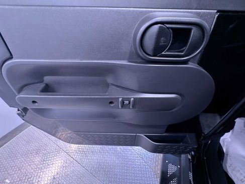 Used 2008 Jeep Wrangler Unlimited Sahara w/ Dual Top Group image 12