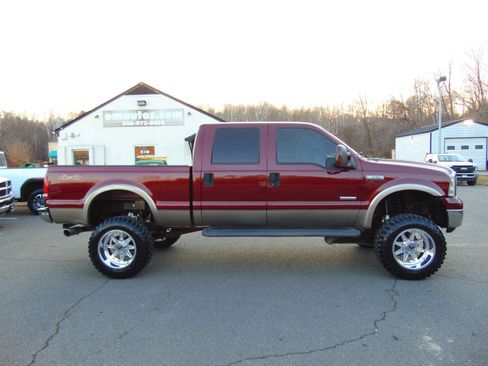 Used 2005 Ford F250 Lariat image 2