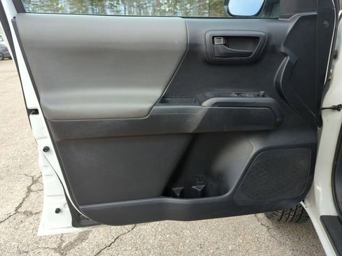 Used 2019 Toyota Tacoma SR image 12