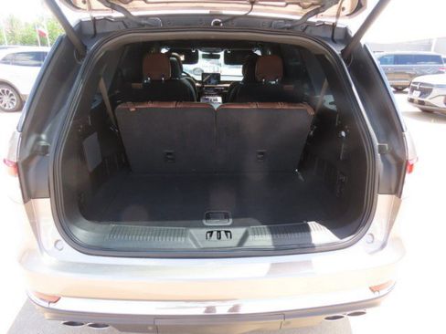 Used 2021 Lincoln Aviator Reserve w/ Equipment Group 202A AWD/4WD image 12