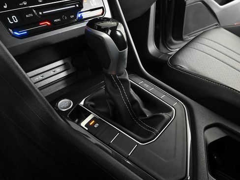 Certified 2022 Volkswagen Tiguan SE w/ Panoramic Sunroof Package FWD image 29