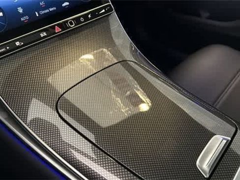 Used 2025 Mercedes-Benz GLC 300 4MATIC image 30