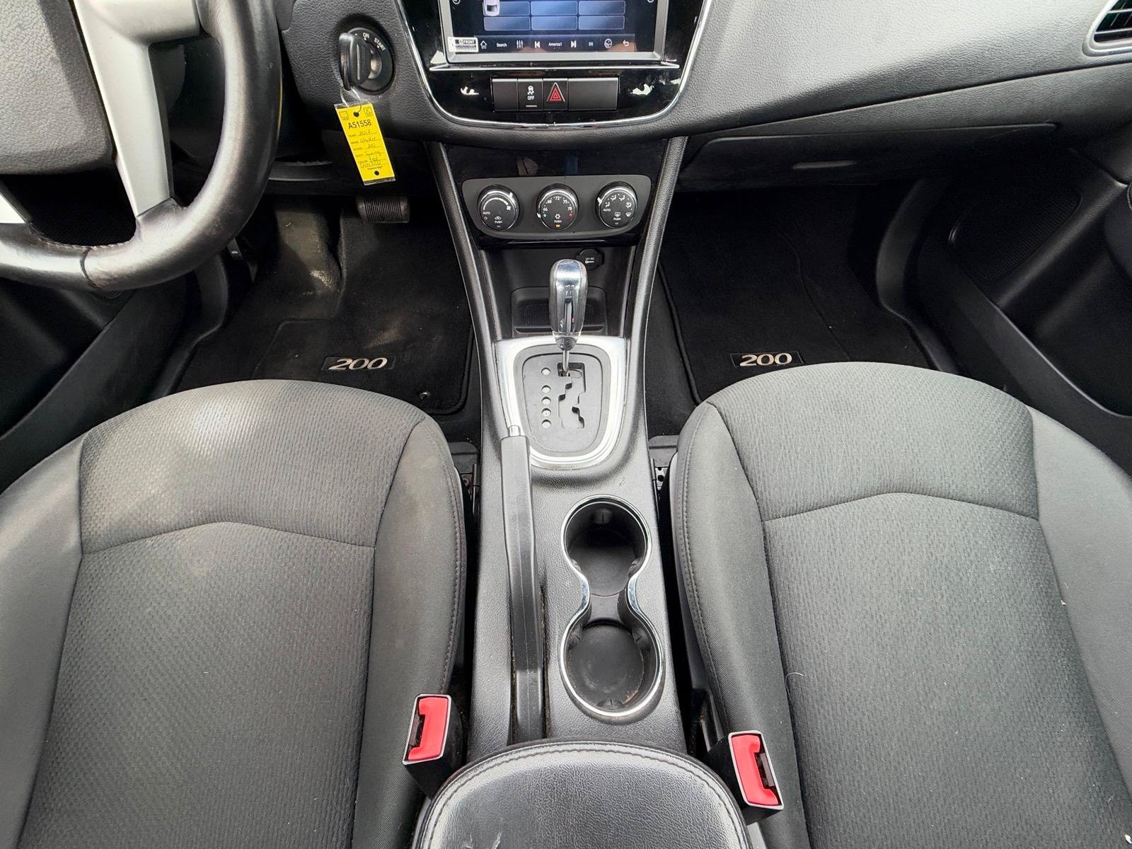 Used 2012 Chrysler 200 Touring FWD image 10