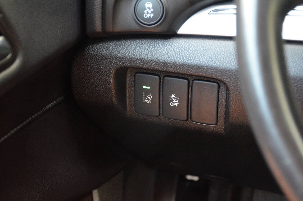 Used 2019 Acura ILX FWD image 20