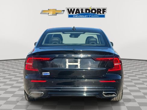 Used 2022 Volvo S60 B5 Momentum w/ Premium Package image 5