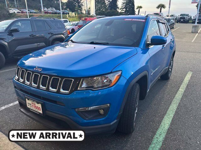 Used 2017 Jeep Compass Latitude w/ Popular Equipment Group AWD/4WD image 1