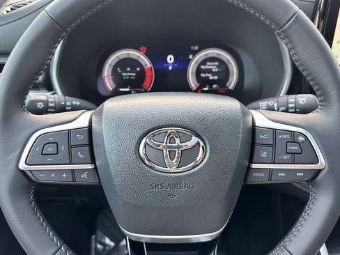 New 2026 Toyota Highlander XSE image 24