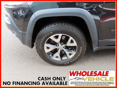 Used 2015 Jeep Cherokee Trailhawk w/ Comfort/Convenience Group image 4