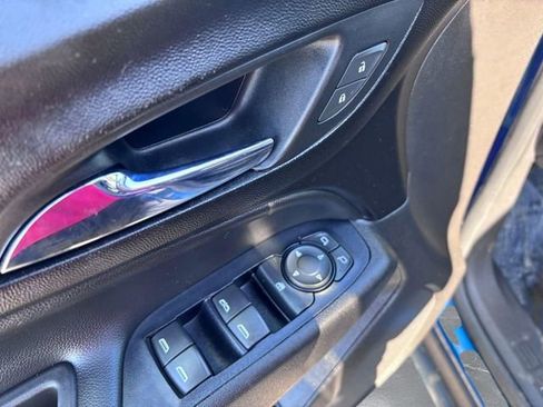 Used 2019 Chevrolet Equinox LT w/ Driver Convenience Package image 13