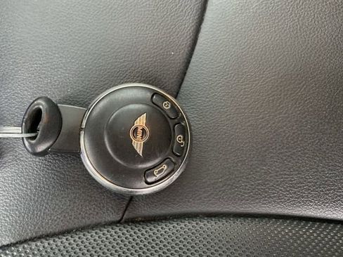 Used 2011 MINI Cooper Clubman image 25