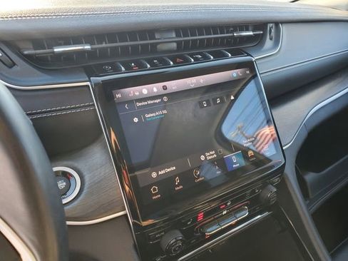 Certified 2022 Jeep Grand Cherokee Limited image 18