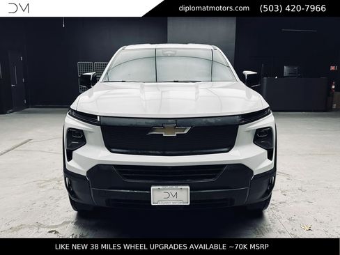 Used 2024 Chevrolet Silverado EV W/T AWD/4WD image 11