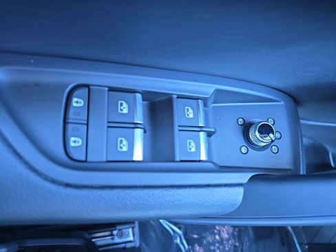 Certified 2025 Audi Q5 2.0T Premium w/ Convenience Plus Package image 26