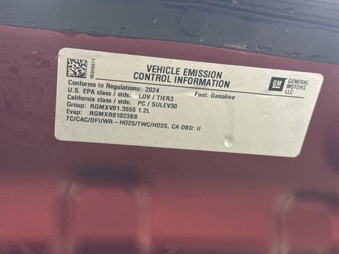 Used 2024 Chevrolet Trax RS image 34